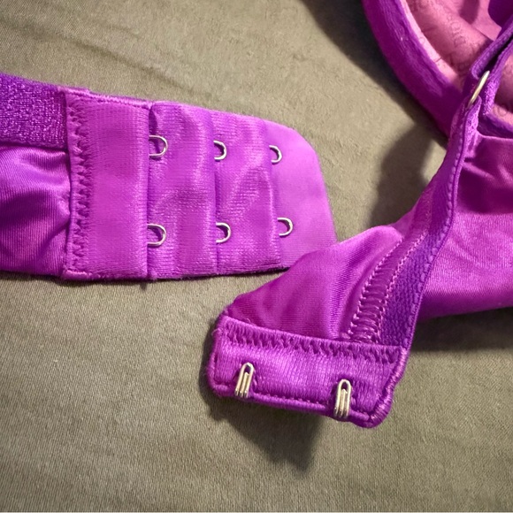 Victoria’s Secret Purple BIOFIT Demi Uplift Bra size 34D - Picture 5 of 6